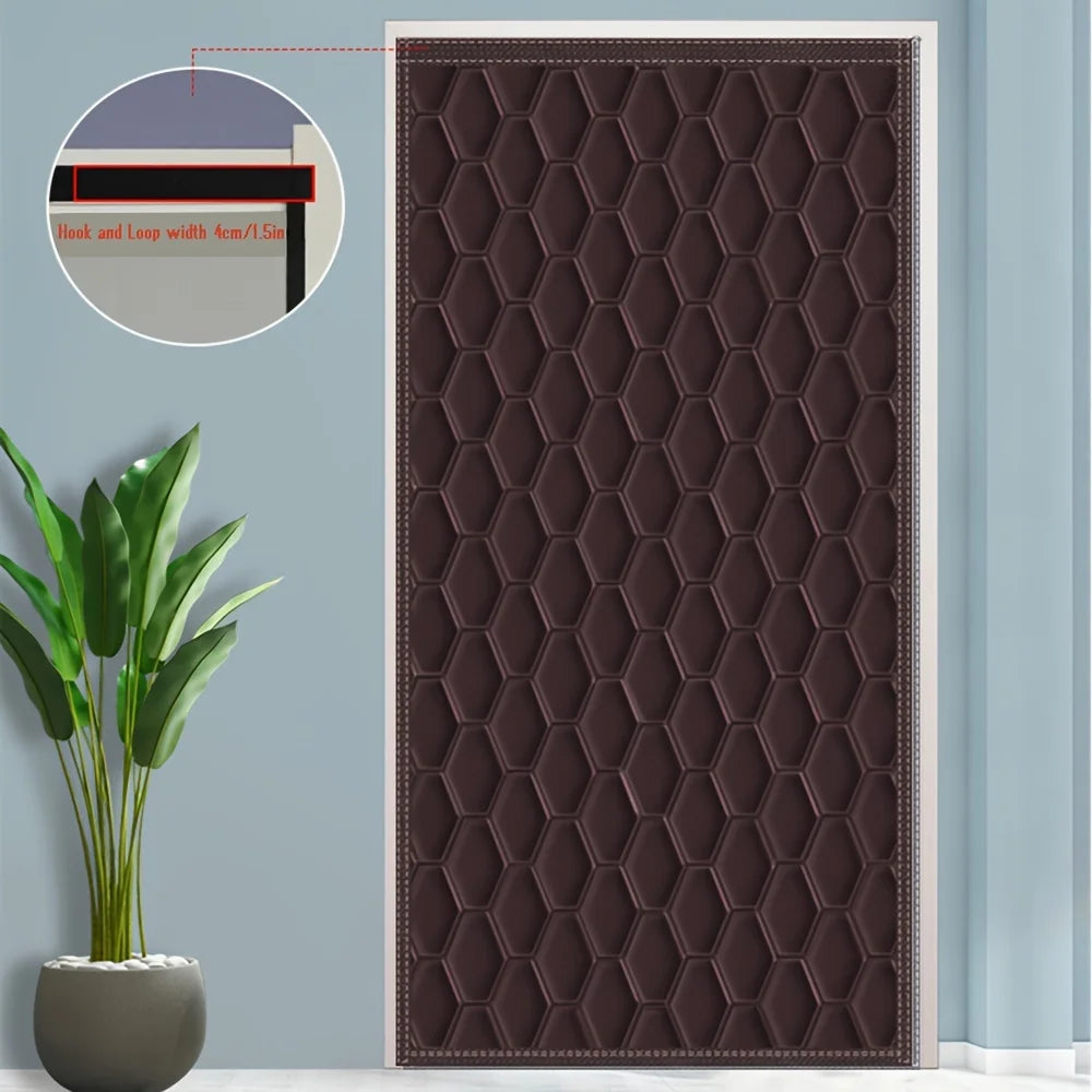Winter Home Door Curtains Are Soundproof and Cold Resistant, Providing Privacy, Warmth and Environmental Protection for Families