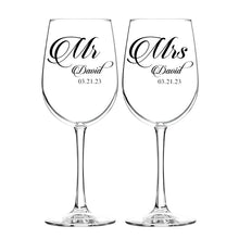 Laai beeld in Galery-kyker, Personalised Wine Glasses Laser Engraving Custom Mr. and Mrs. Wine Glasses Gifts for Wife Couples Anniversary Christmas Wedding