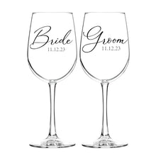 Laai beeld in Galery-kyker, Personalised Wine Glasses Laser Engraving Custom Mr. and Mrs. Wine Glasses Gifts for Wife Couples Anniversary Christmas Wedding