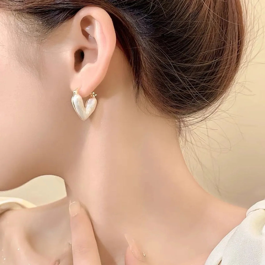 2pc Heart Golden Alloy Earrings Drip Glaze Process Imitation Pearl Color Beautiful Women's New Advanced Sense Y2k Unique Sexy
