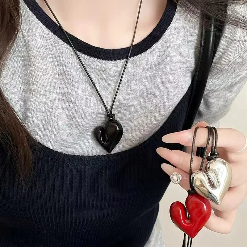 3 Colors Asymmetrical Acrylic Heart Pendant Necklaces for Women Aesthetic Love Leather Rope Neck Chain Jewelry for Girfriends K1